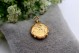 Caixa de vinagrete em ouro amarelo em forma de relógio de bolso com gravados e r